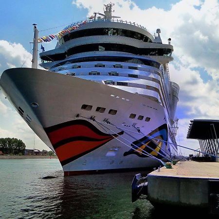 Apartamento Vormann Jantzen, Direkt Am Leuchtturm Rostock Exterior foto