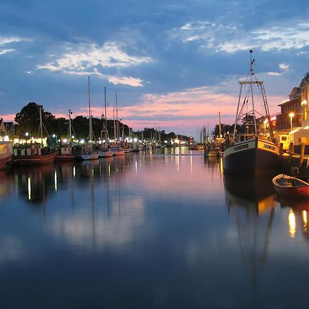 Apartamento Vormann Jantzen, Direkt Am Leuchtturm Rostock Exterior foto